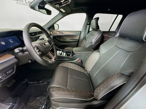 New 2025 Jeep Grand Cherokee Summit w/ Obsidian Package image 21