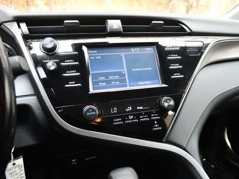 Used 2019 Toyota Camry SE image 19