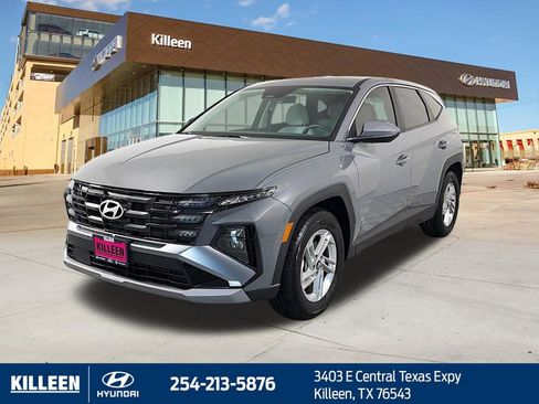 Used 2025 Hyundai Tucson SE FWD image 3