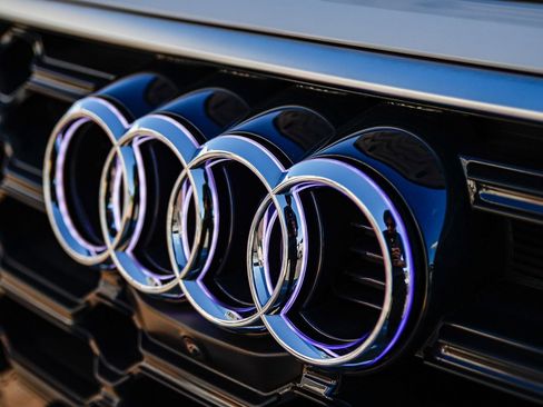 Certified 2023 Audi Q5 e Premium Plus w/ Premium Plus Package image 32