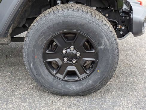 Used 2022 Jeep Gladiator Mojave image 11