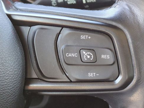 Used 2018 Jeep Wrangler Sport S image 24