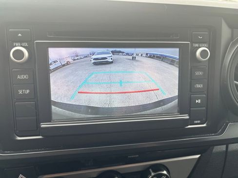 Used 2017 Toyota Tacoma SR5 image 21