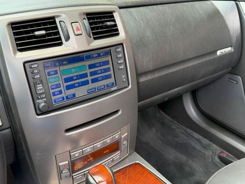 Used 2005 Cadillac XLR RWD image 36
