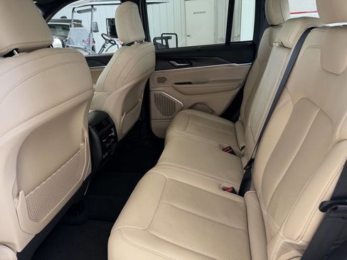 Used 2022 Jeep Grand Cherokee Limited 4xe w/ Luxury Tech Group II AWD/4WD image 36