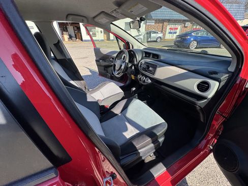 Used 2014 Toyota Yaris LE image 54