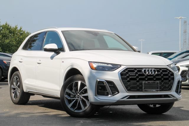 Used 2024 Audi Q5 2.0T Premium w/ Convenience Package AWD/4WD image 1