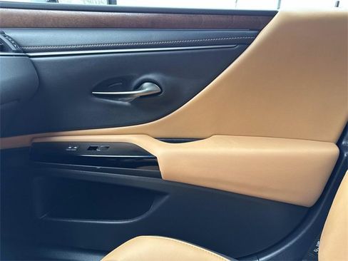 Certified 2024 Lexus ES 350 w/ Premium Package image 22