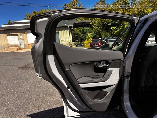 Used 2024 Polestar Polestar 2 AWD/4WD image 11