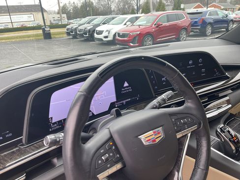 Used 2023 Cadillac Escalade Premium Luxury w/ LPO, Floor Liner Package AWD/4WD image 22