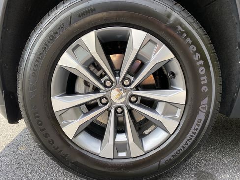 Used 2026 Chevrolet Equinox LT FWD image 40