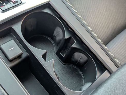 Used 2024 Jaguar F-PACE R-Dynamic S image 19