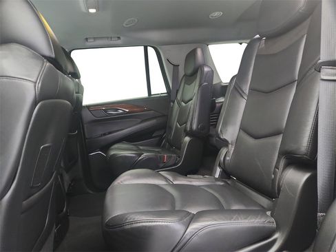 Used 2019 Cadillac Escalade Luxury image 23