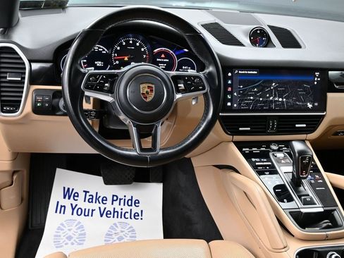 Used 2023 Porsche Cayenne Platinum Edition image 35