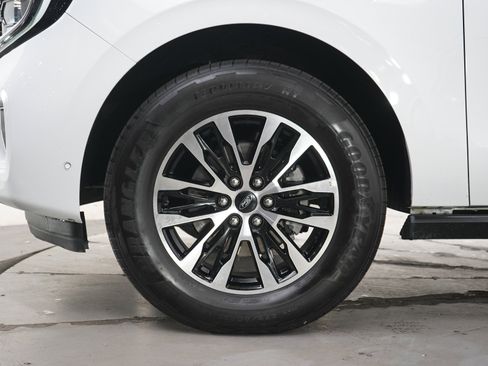 Used 2025 Ford Expedition Max Platinum AWD/4WD image 35