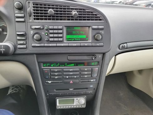 Used 2004 Saab 9-3 Arc image 8