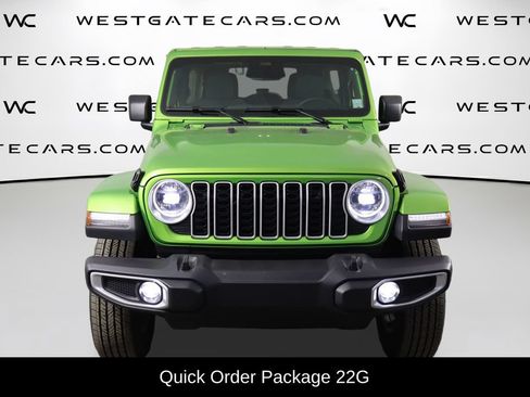 Used 2026 Jeep Wrangler Unlimited Sahara AWD/4WD image 2
