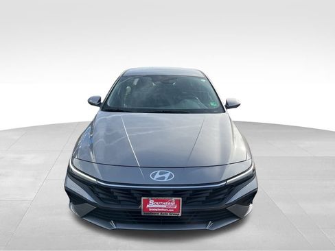 Used 2024 Hyundai Elantra SEL image 28