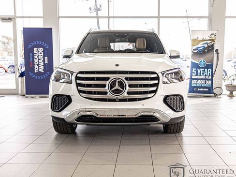 Used 2024 Mercedes-Benz GLS 450 4MATIC image 3