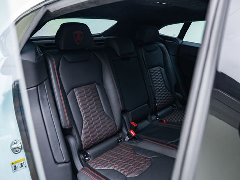 Used 2022 Lamborghini Urus image 41