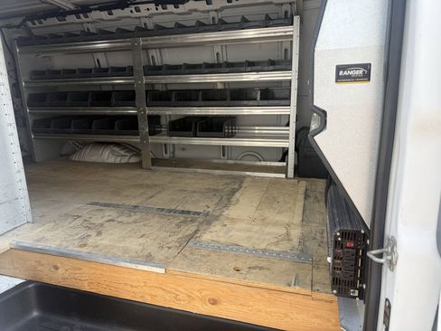 Used 2017 Chevrolet Express 3500 RWD image 32