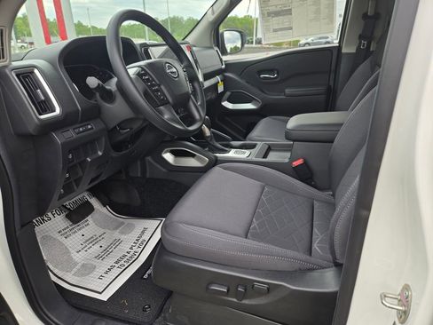New 2026 Nissan Frontier SV w/ Tow Package AWD/4WD image 4