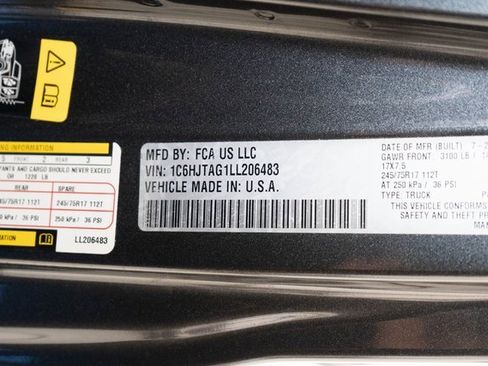 Used 2020 Jeep Gladiator Sport image 31