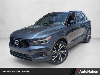 Used 2022 Volvo XC40 T5 R-Design w/ Advanced Package