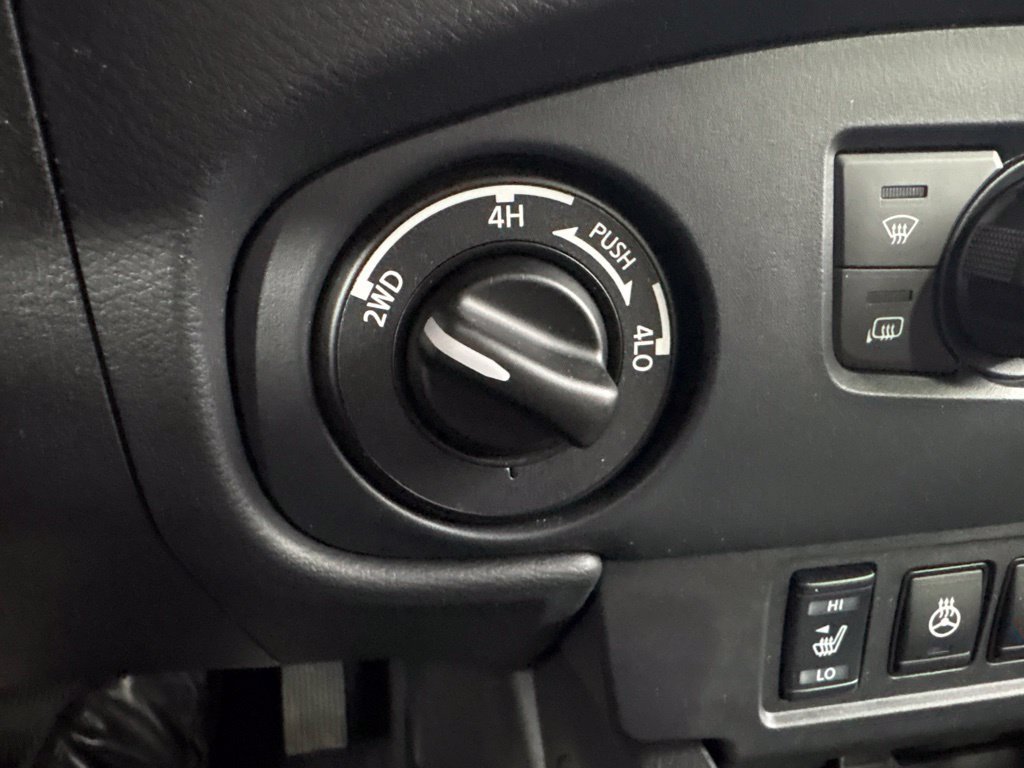 Used 2022 Nissan Frontier SV AWD/4WD image 19