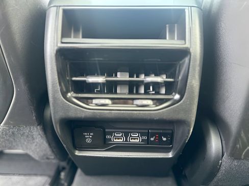 Used 2023 Jeep Grand Cherokee 4WD 4xe image 32