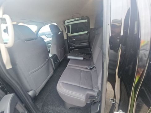 Used 2022 Nissan Frontier SV image 4