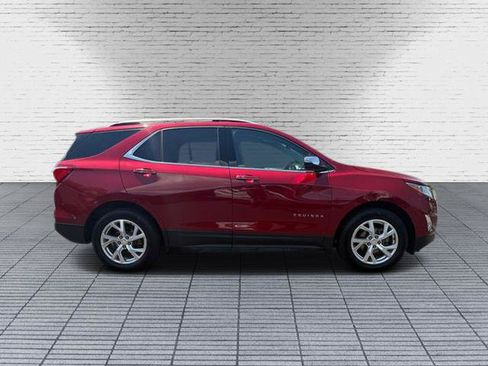 Used 2020 Chevrolet Equinox Premier w/ LPO, Floor Liner Package AWD/4WD image 6