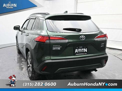 Used 2023 Toyota Corolla Cross XLE image 11