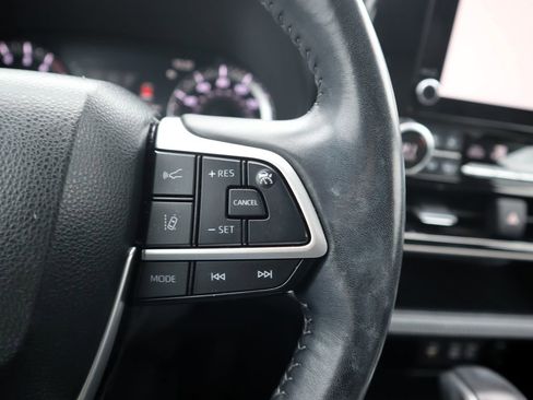 Used 2023 Toyota Highlander L image 20