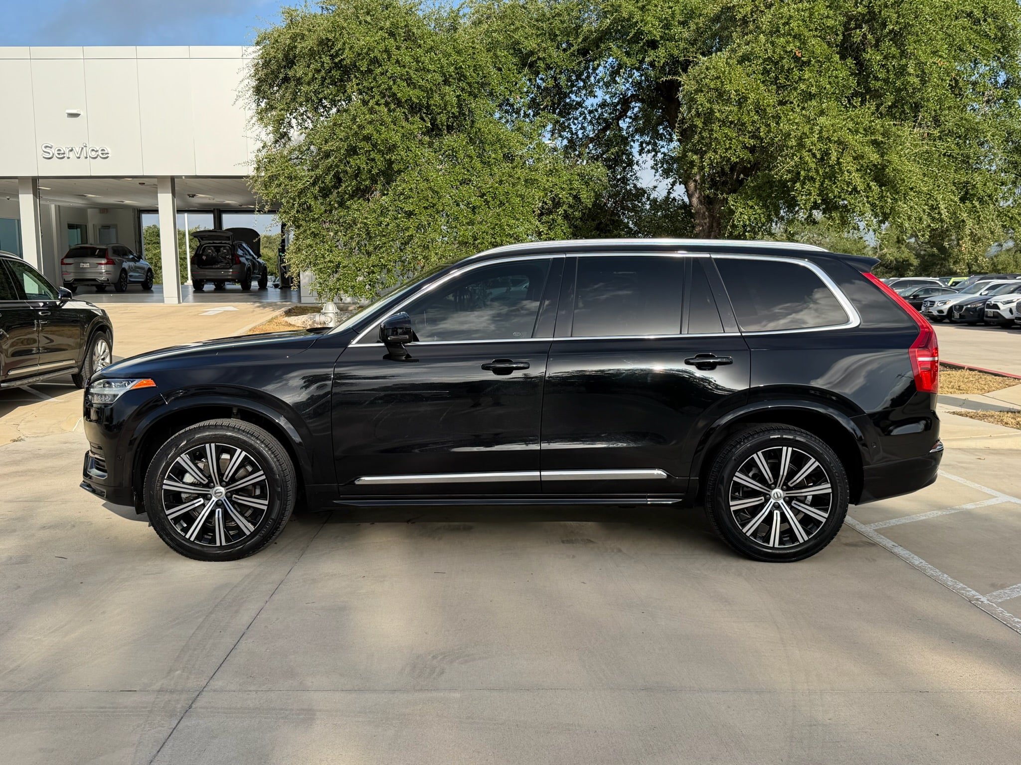 Used 2023 Volvo XC90 B6 Plus AWD/4WD image 3
