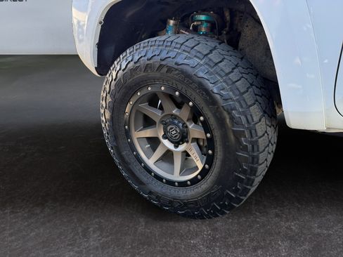 Used 2020 Toyota Tacoma Limited AWD/4WD image 15