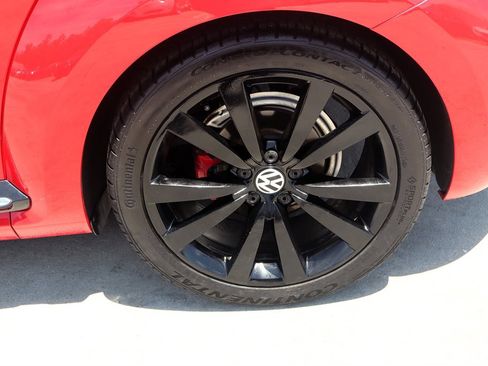 Used 2014 Volkswagen Beetle R-Line FWD image 14