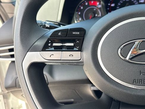 Used 2021 Hyundai Elantra SEL FWD image 15