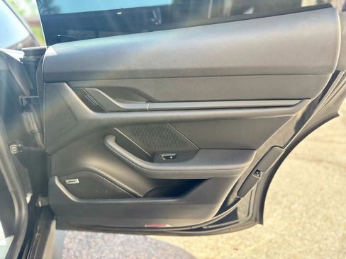 Used 2020 Porsche Taycan 4S w/ Premium Package image 18