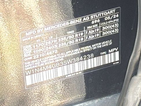 Used 2025 Mercedes-Benz GLB 250 image 31