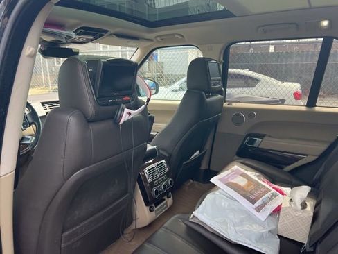 Used 2017 Land Rover Range Rover HSE image 10