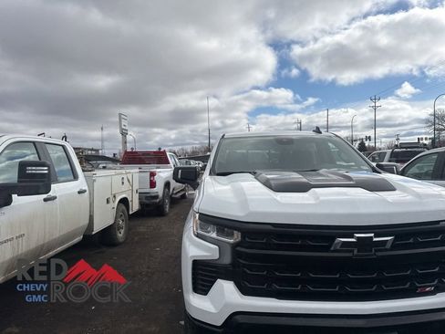 Used 2024 Chevrolet Silverado 1500 LT Trail Boss w/ Convenience Package II image 8