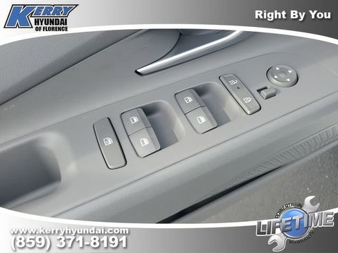 New 2026 Hyundai Elantra Hybrid FWD image 19