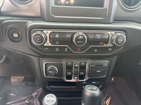 Used 2023 Jeep Wrangler Unlimited Sport AWD/4WD image 24