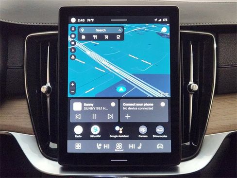 Used 2025 Volvo XC90 B6 Plus image 17