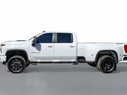 Used 2024 Chevrolet Silverado 3500 LT w/ Convenience Package image 10