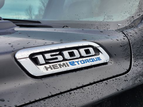 Used 2024 RAM 1500 Laramie image 22