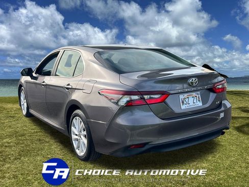Used 2023 Toyota Camry LE image 5