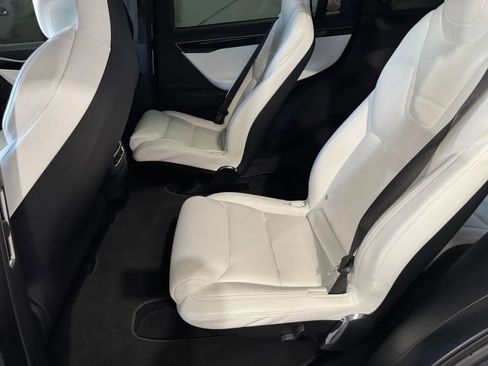 Used 2017 Tesla Model X 90D image 9