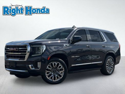 Used 2023 GMC Yukon SLT AWD/4WD image 2